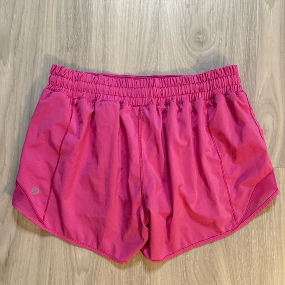 Lululemon Hotty Hot Short II *Long 4” Pink Highlight Size 8 Excellent Condition - Picture 7 of 9